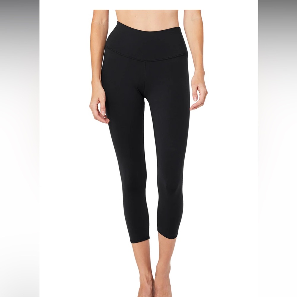 Alo High waist Airbrush Capri sz Small
